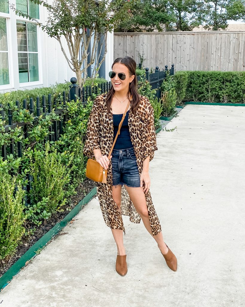 casual outfit | leopard print kimono | black faded jeans shorts | Texas Fashion Blog Lady in Violet