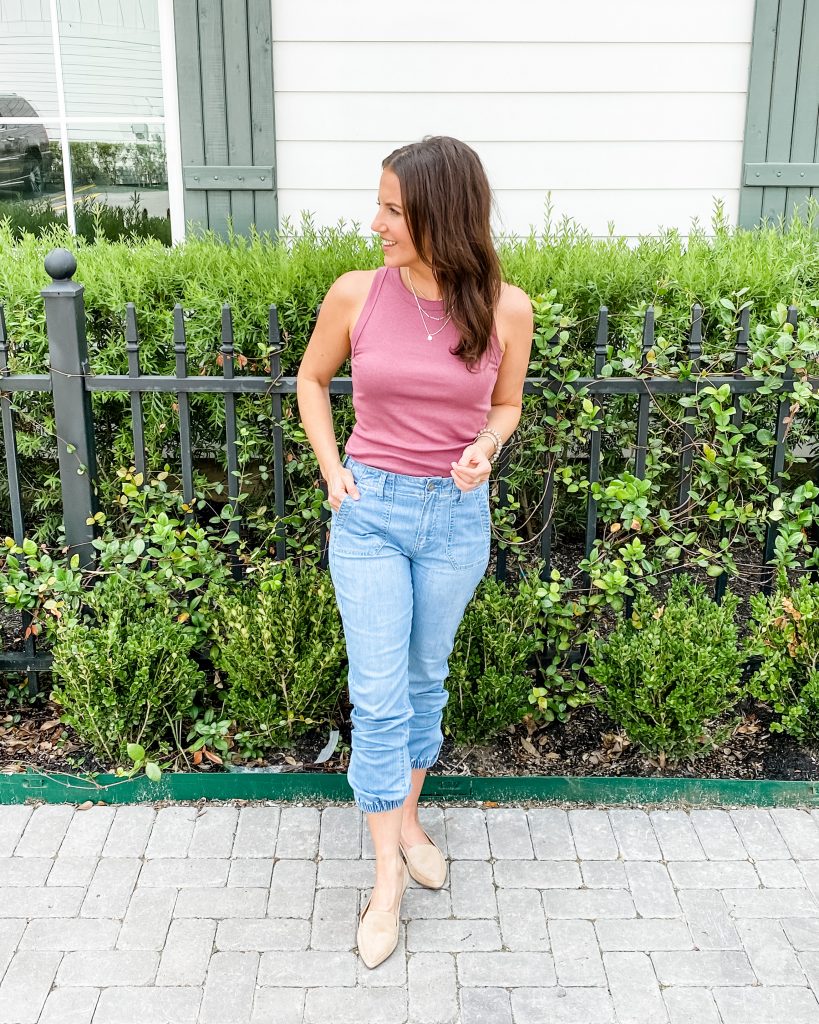 http://ladyinviolet.com/wp-content/uploads/2020/10/f-summer-outfit-denim-joggers-rose-pink-tank-top-819x1024.jpg