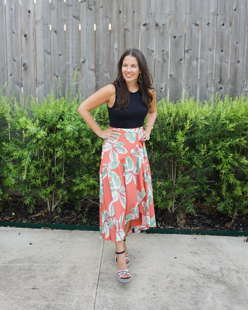 date night outfit | sleeveless black bodysuit | leaf print skirt | Texas Fashion Blogger Lady in Violet