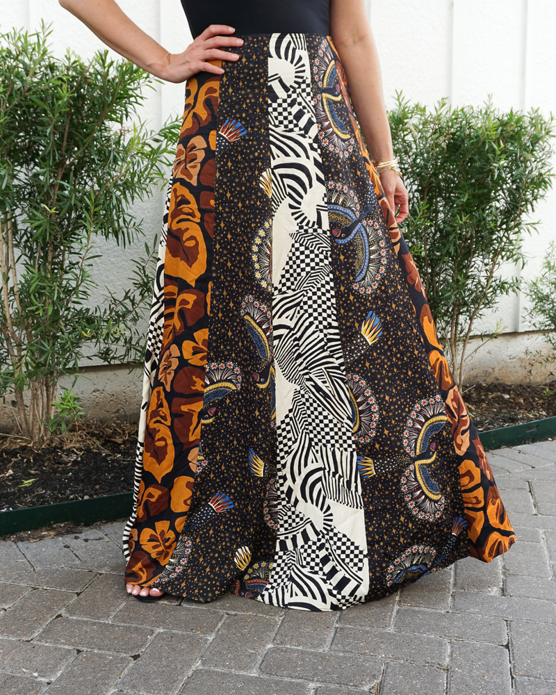 Patterned outlet work skirt