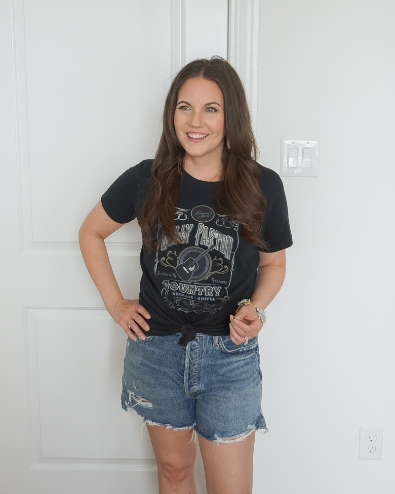 summer casual outfit | black graphic amazon tee | cut off jean shorts | Petite Fashion Blogger Lady in Violet