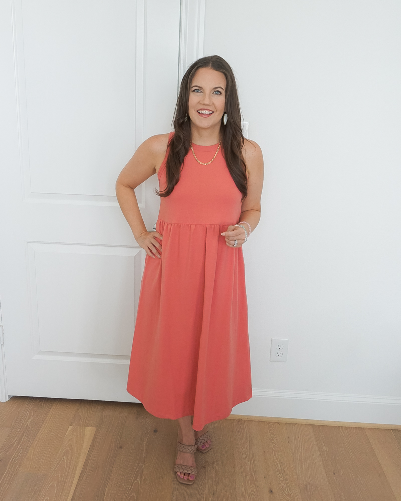 summer outfit | pink midi dress with pockets | nuetral colored sandals with heel | Over age 30 fashion blogger lady in violet