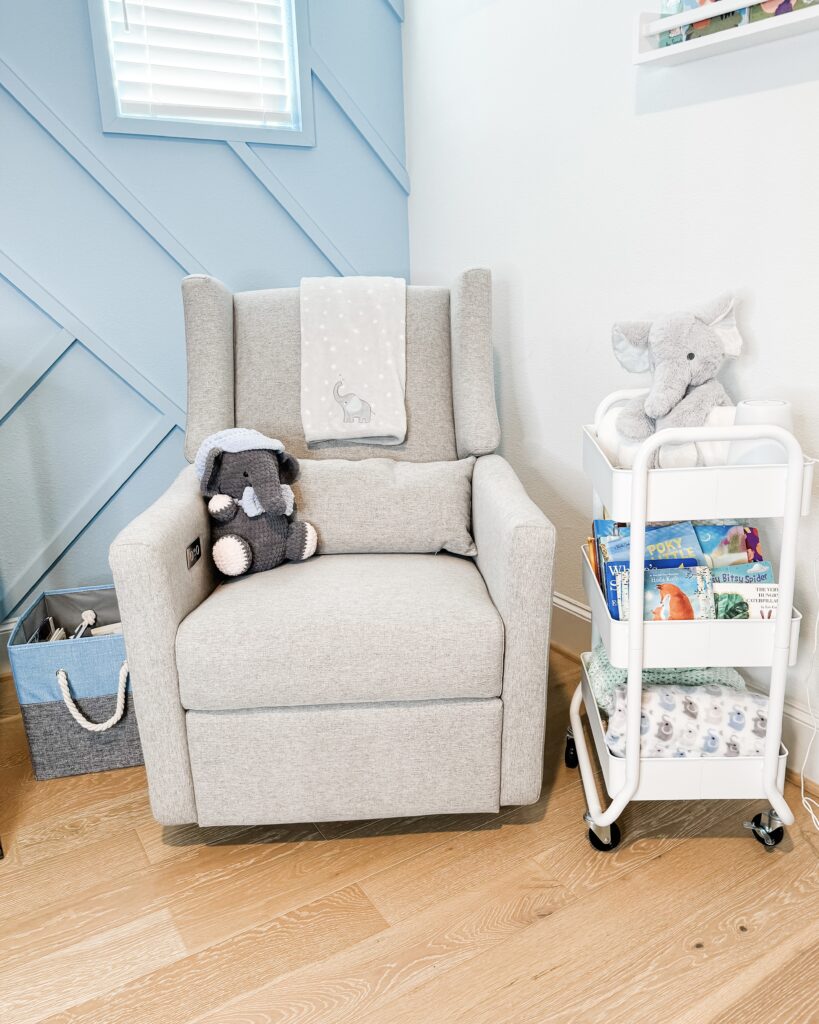 reading nook with kiwi glider in babys room | Houston Blogger Lady in Violet